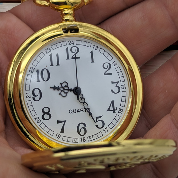 Harry Potter Pocket Watch NEW Gift Platform 9¾ King's Cross Hogwarts Express - Picture 2 of 7